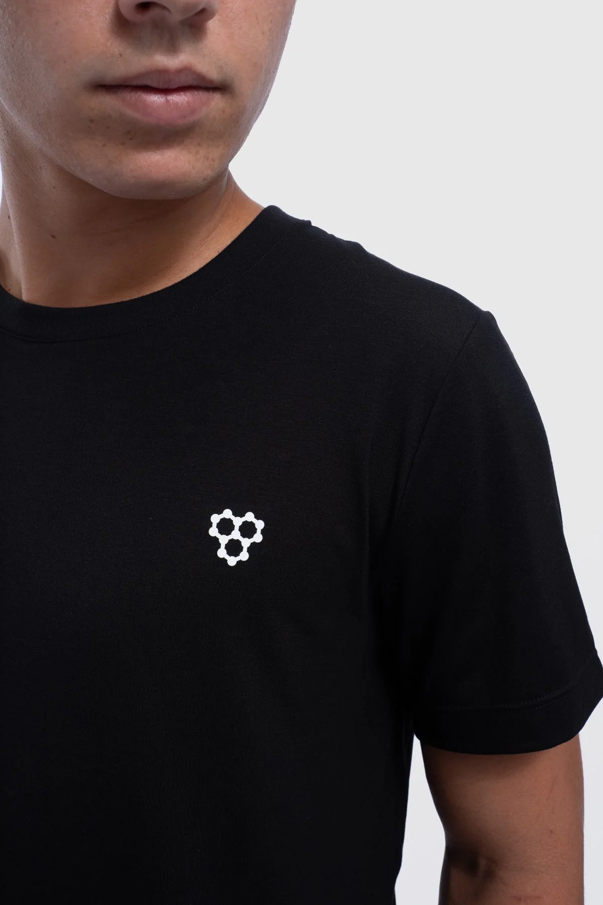 Men’s CourtIQ™ Molecule Tee - Image 3